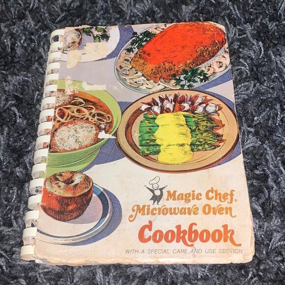 Vintage Magic Chef Microwave Oven Cookbook - Picture 1 of 8